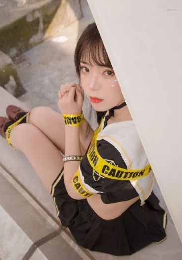 大胸裸体美女图_DVD超清免费观看