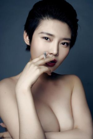 亚洲精品久久久久毛卡片_HD在线观看